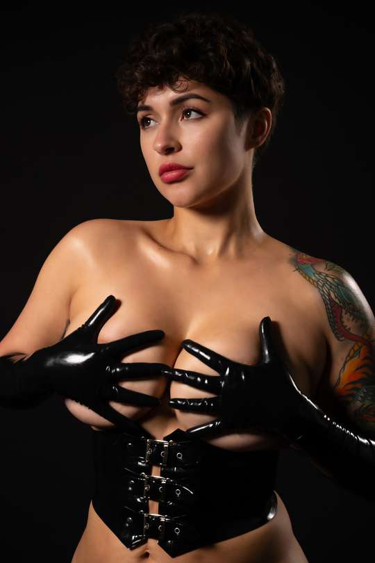 Nude Fetish models: photo of Australian Nude Fetish model Electra Santiago from , Australia